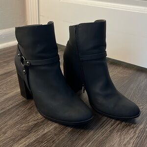 Lulus Marka Black Nubuck Ankle Booties - Size 11